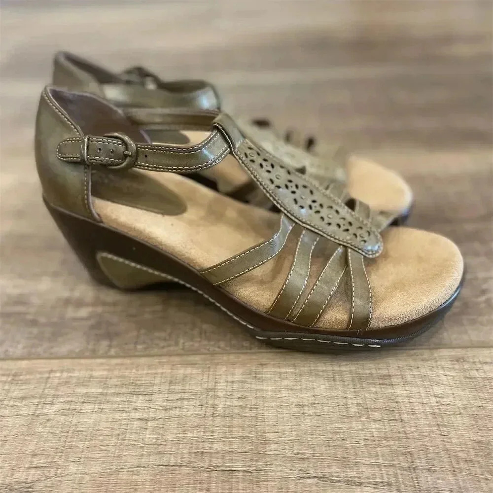 Croft & Barrow Caitlyn Women's Strappy Wedge Sandals Stone Open Toe Buckle 8.5